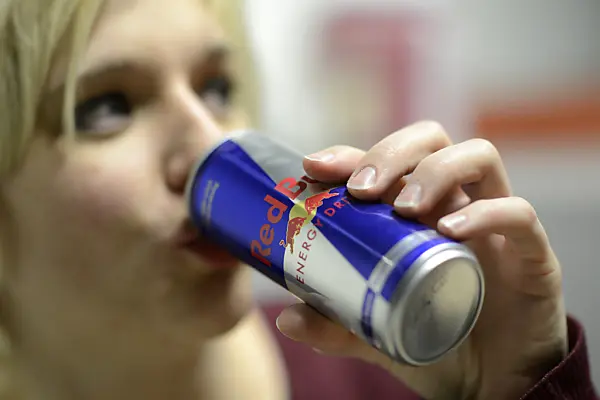 Red Bull setzte 2023 ertsmals über zehn Mrd. Euro um.
