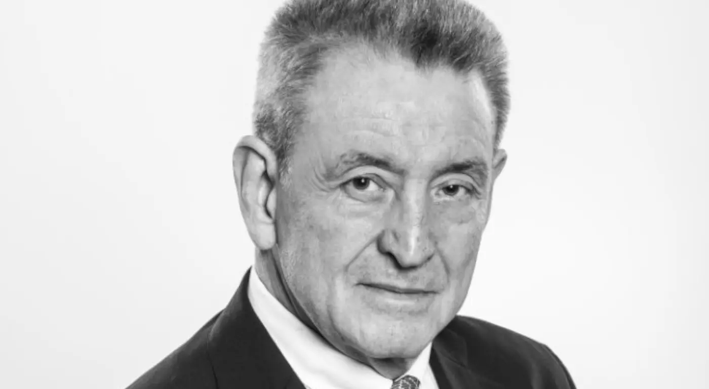 Nachruf: Helmut Hanusch