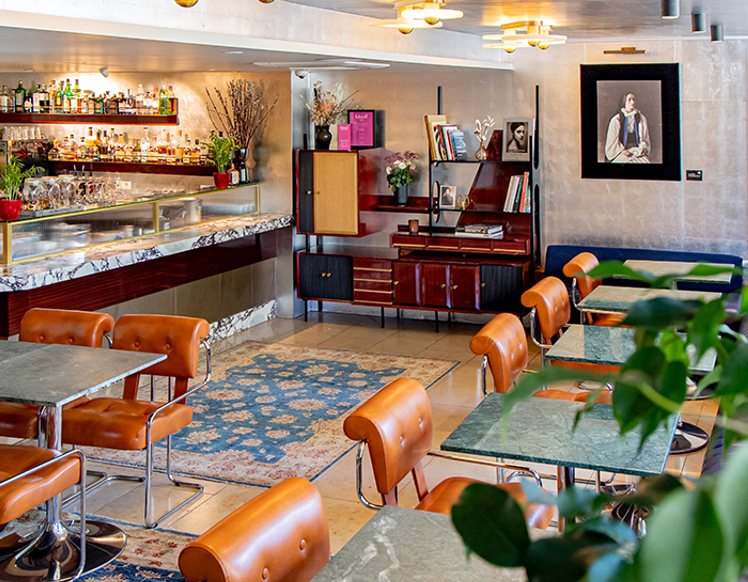 © Snap Count Shootings Blurred image background