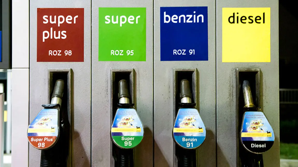 Zapfsäule einer Tankstelle mit verschiedenen Spritsorten.