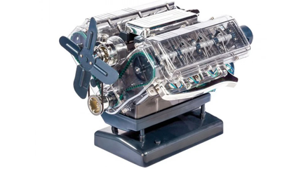 V8 Motor Bausatz, 250 Bauteile später