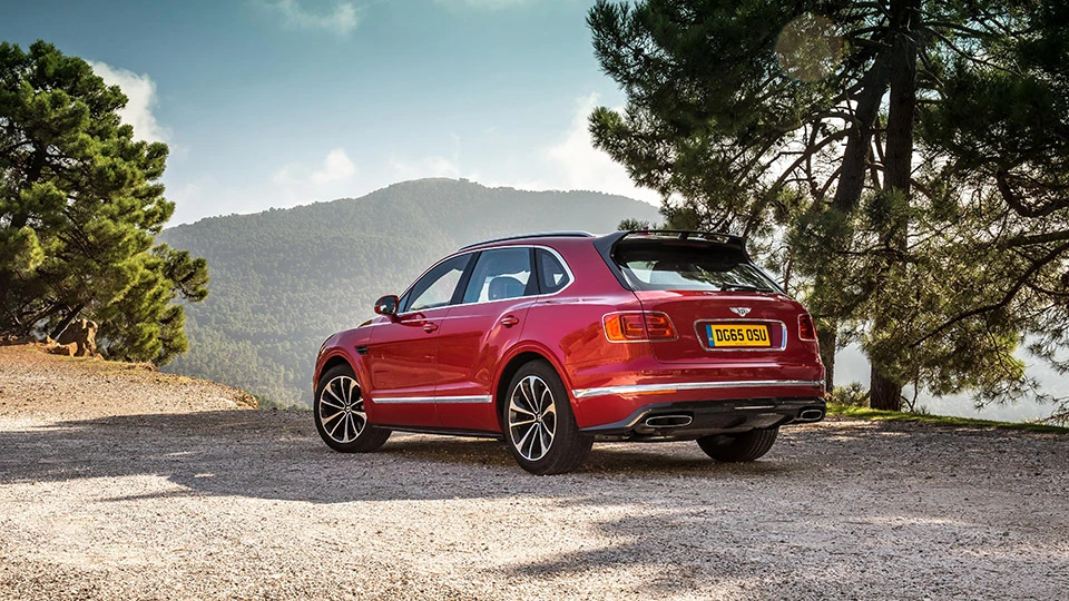 Bentley Bentayga – W.O. in den Dünen