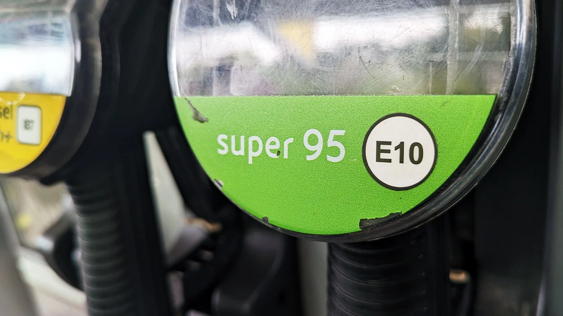 Was ist E10 – und kann ich es tanken?