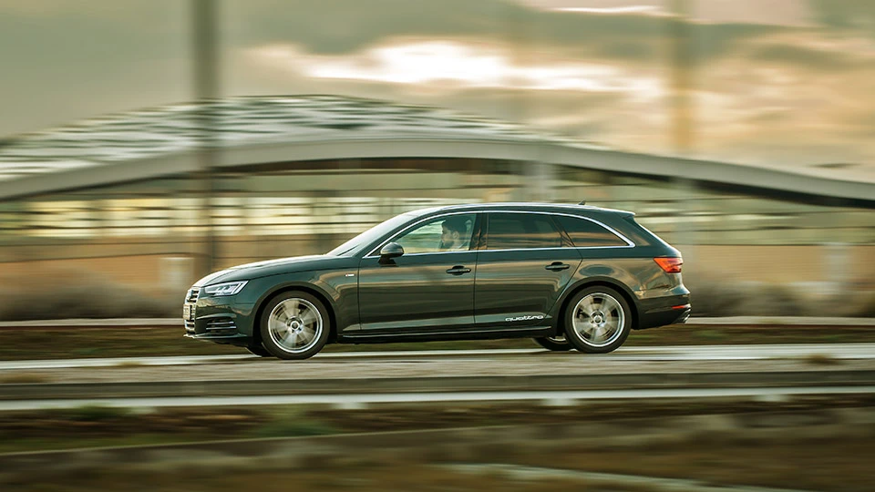 Audi A4 Avant 2,0 TDI Quattro: Flacher Ball, weiter Schuss
