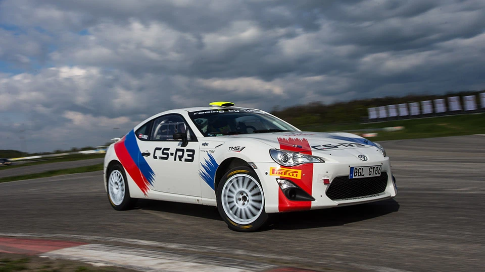 Toyota GT86 CS-R3: Gentlemen, start your GT86