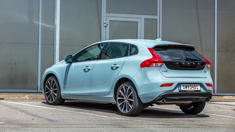Volvo V40 D3 Geartronic Kinetic: Blauer Blitz