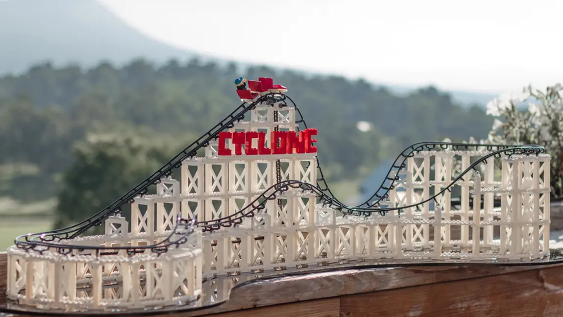 Cyclone: LEGO-Achterbahn zum Selberbauen