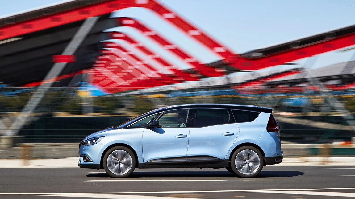 Renault Scenic: Rad um Rad