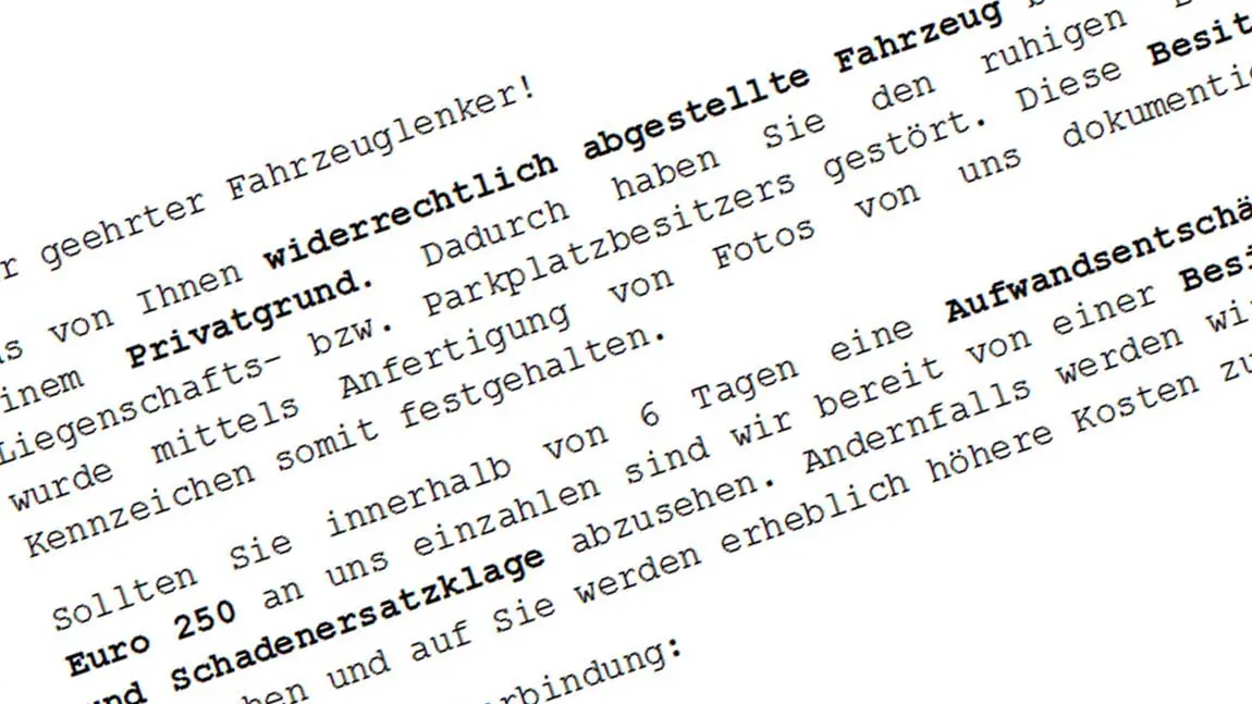 Faksimile eines Briefs zum Verstoß gegen das Unrechtmäßige abstellen eines Fahrzeugs auf einem Privatparkplatz.
