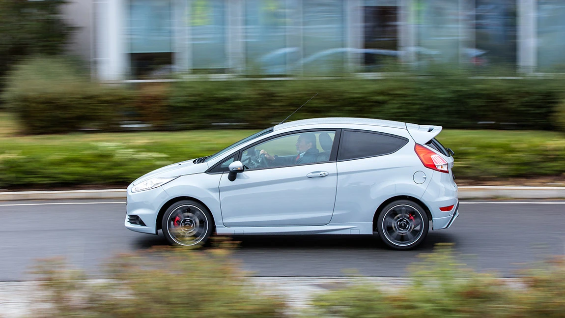 Ford Fiesta ST200: Rettungsgasse