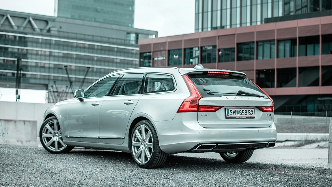 Volvo V90 D5 AWD Inscription: Handsome By Nature