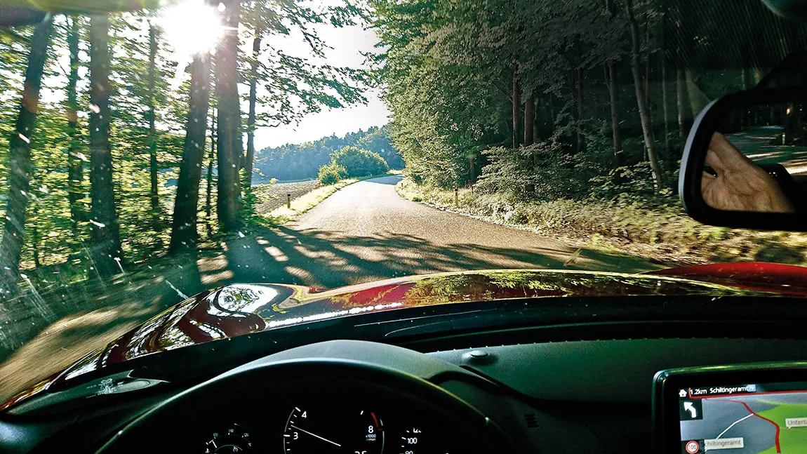 Unterwegs im MX-5: Hyperbeln der Glücks­verheißung
