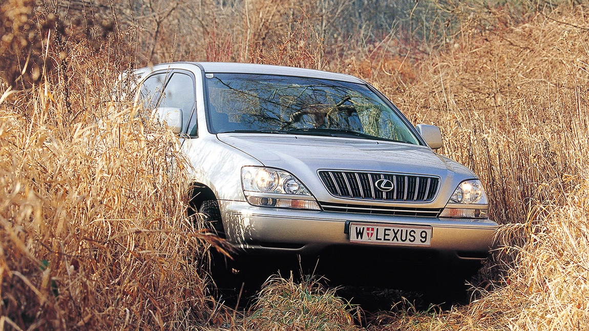 Lexus RX 300: Asphalt Saugboy