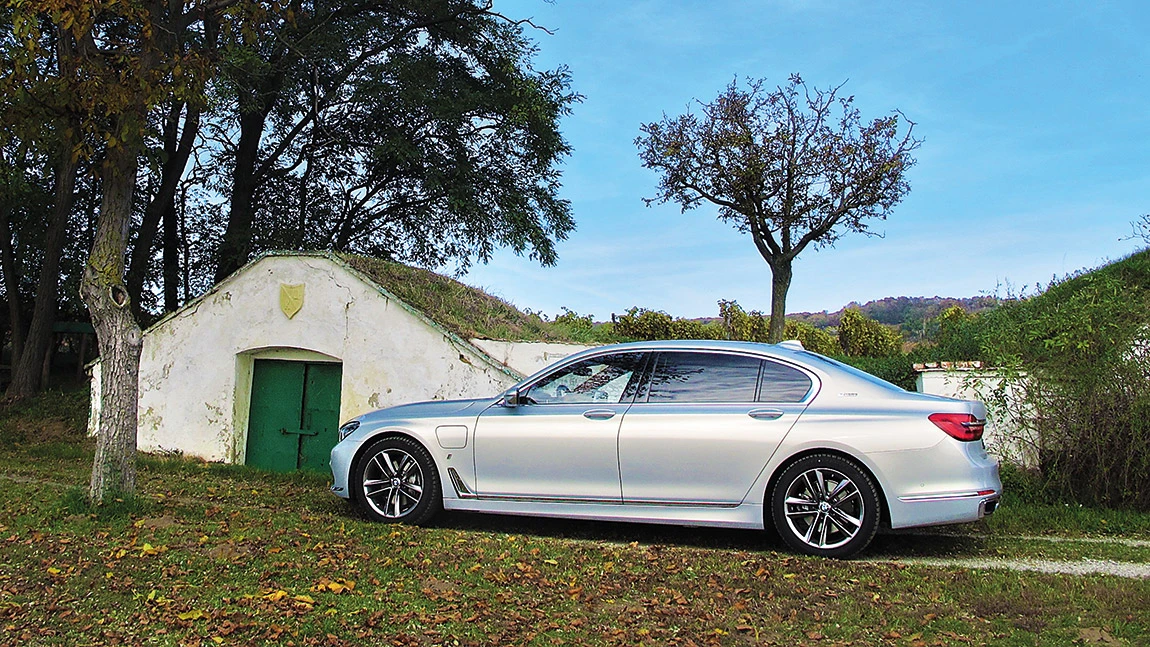 BMW 740Le xDrive: Schwimmer im Rahm