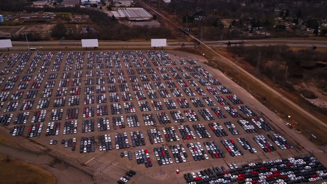 Drohnen-Video: Hier fristen zurückgekaufte Diesel-VW ihr Dasein