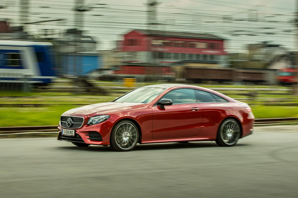 Mercedes E 400 4matic Coupé: Bück dich streck dich