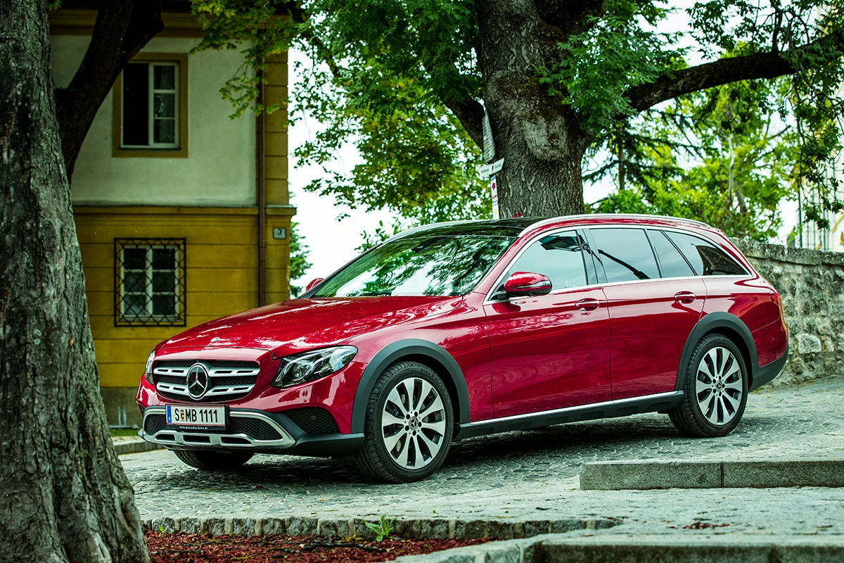 Mercedes E 220 d All-Terrain: Schere, Stein, Papier