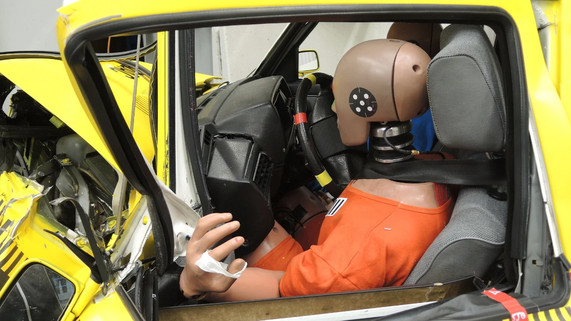 Golf II vs. Golf VII: 30-jährige Evolution im Crashtest