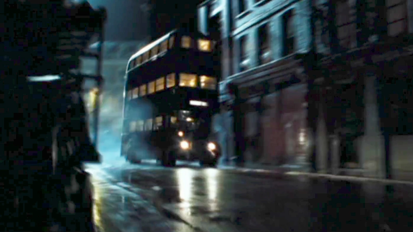 Der Dreideckerbus: Aprilscherz und Harry-Potter-Mobil
