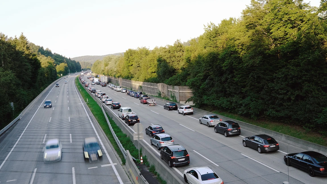 Rettungsgasse im Ausland: Die Bestimmungen in Österreichs Nachbarländern