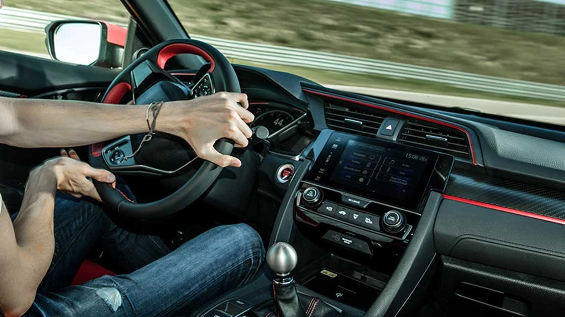 Die Mindestgröße beim Führerschein ist vorgeschrieben.