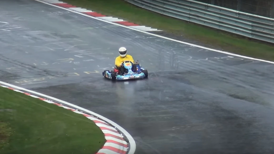 Die kuriosesten Touristen-Fahrzeuge am Nürburgring