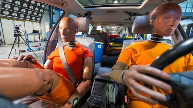 crashtest-dummy: nicht angeschnallt