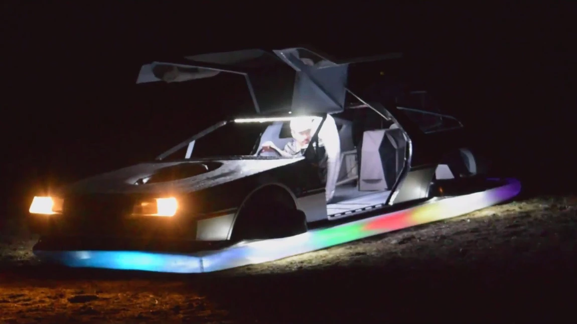 Funktionierendes DeLorean-Hovercraft zu verkaufen