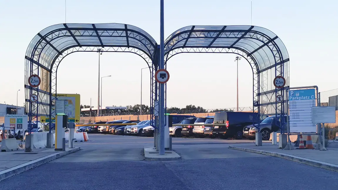 Günstig Parken Flughafen Wien Parkplatz C autorevue.at
