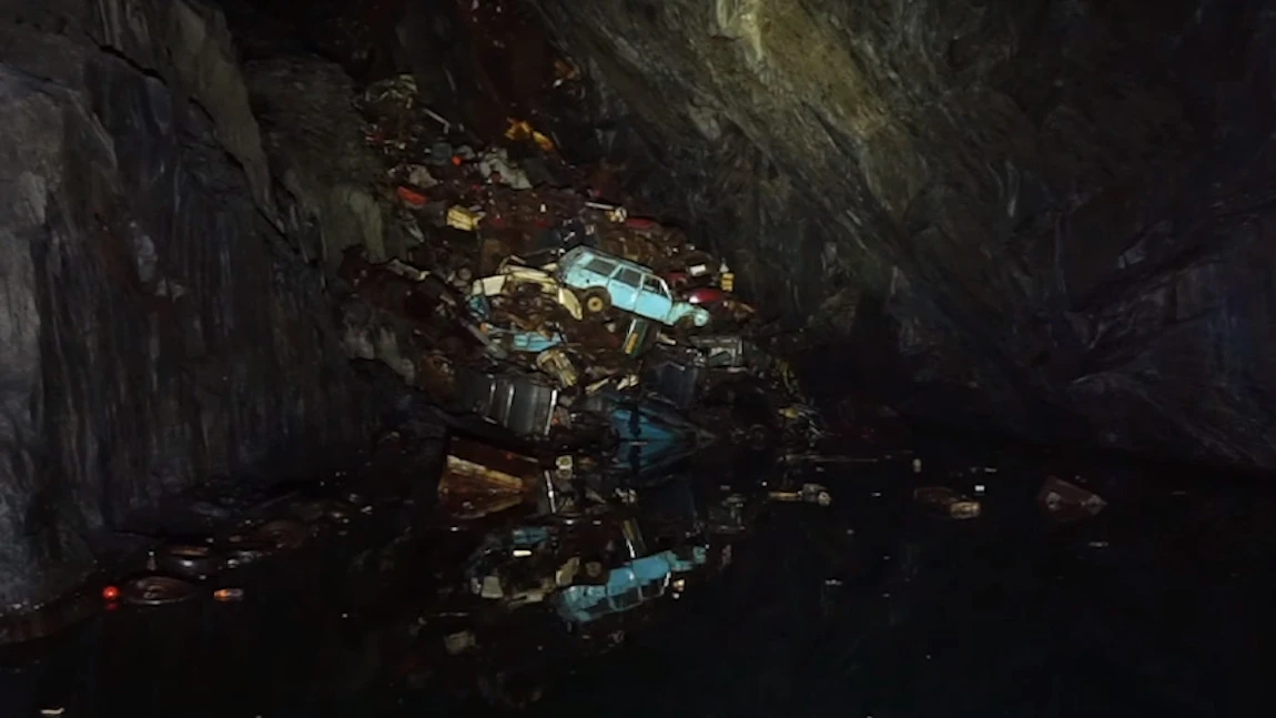 Car Cave: Der unterirdische Autofriedhof in Wales