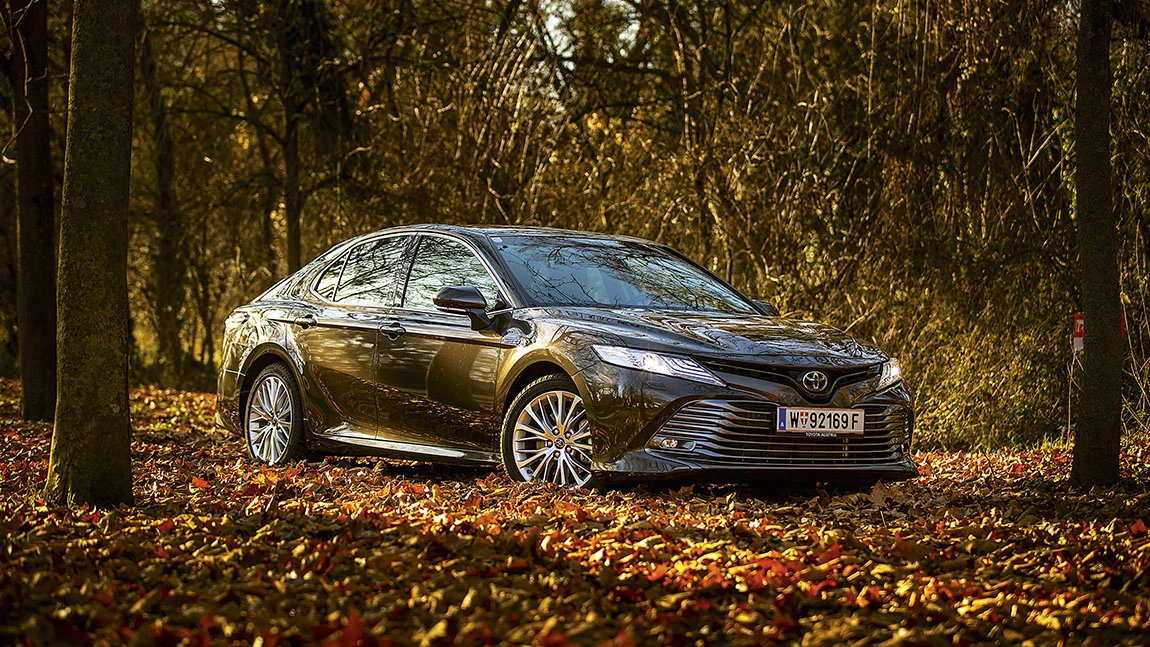 Toyota Camry 2,5 Hybrid Lounge: Der Frühling der Limousine