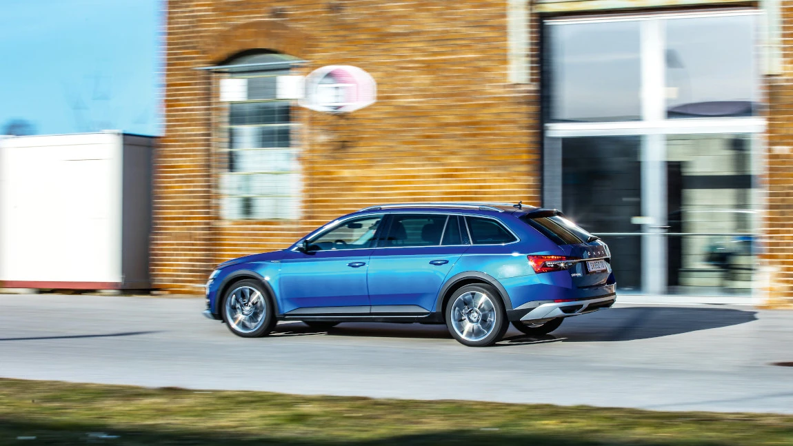 Škoda Superb Combi 4x4 Scout TDI: Superb-tramp