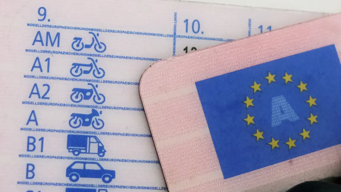 Wie Bekommt Man Einen Personenbeförderungsschein B-Führerschein in Österreich [Ausbildung, Prüfung, Kosten]