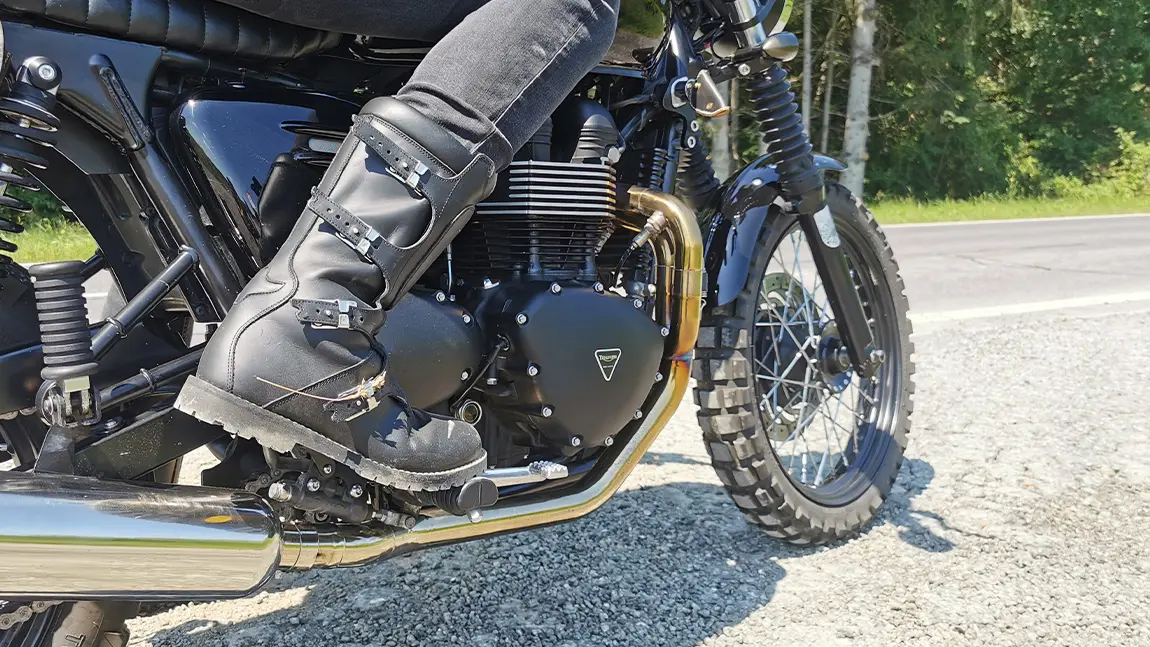 Motorradbekleidung von Kopf bis Fuß