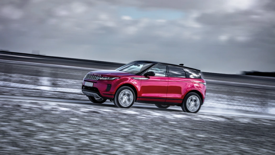 Range Rover Evoque II P300e AWD: Pretend it’s a City
