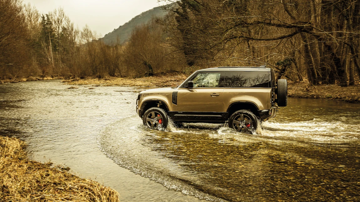 Land Rover Defender 90: Werkzeug von Welt