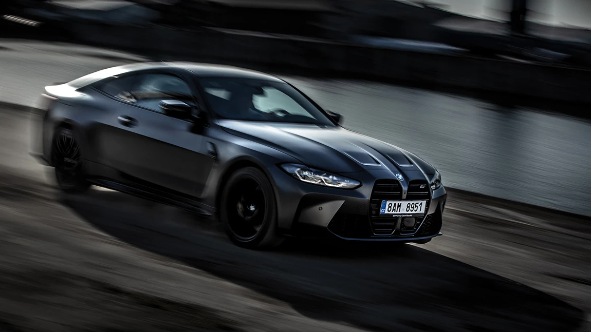 BMW M4 Competition: Ins Gefach verspreizt