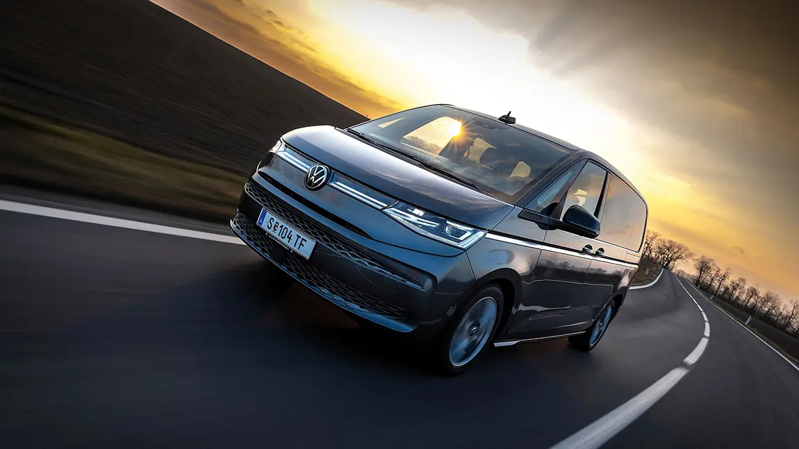 VW T7 Multivan Style TSI: Mitteltisch macht alles