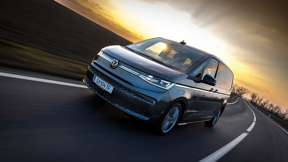 VW T7 Multivan Style TSI: Mitteltisch macht alles