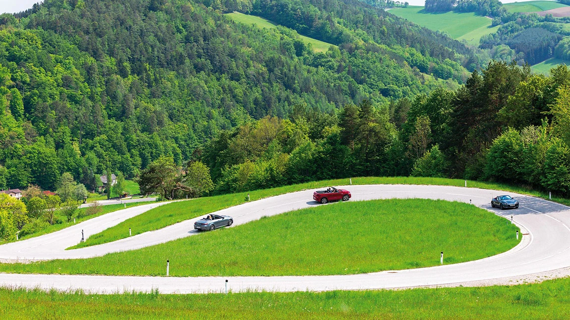 Mercedes E-Klasse Cabrio vs. Mazda MX-5 vs. VW T-Roc Cabrio: Drei Cabrios im Vergleich