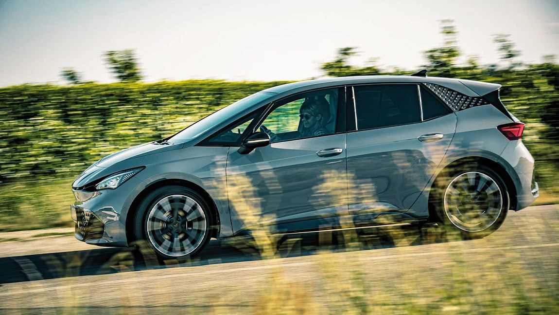 Cupra Born 77 kWh e-Boost: Sonne, Mond und Sterne