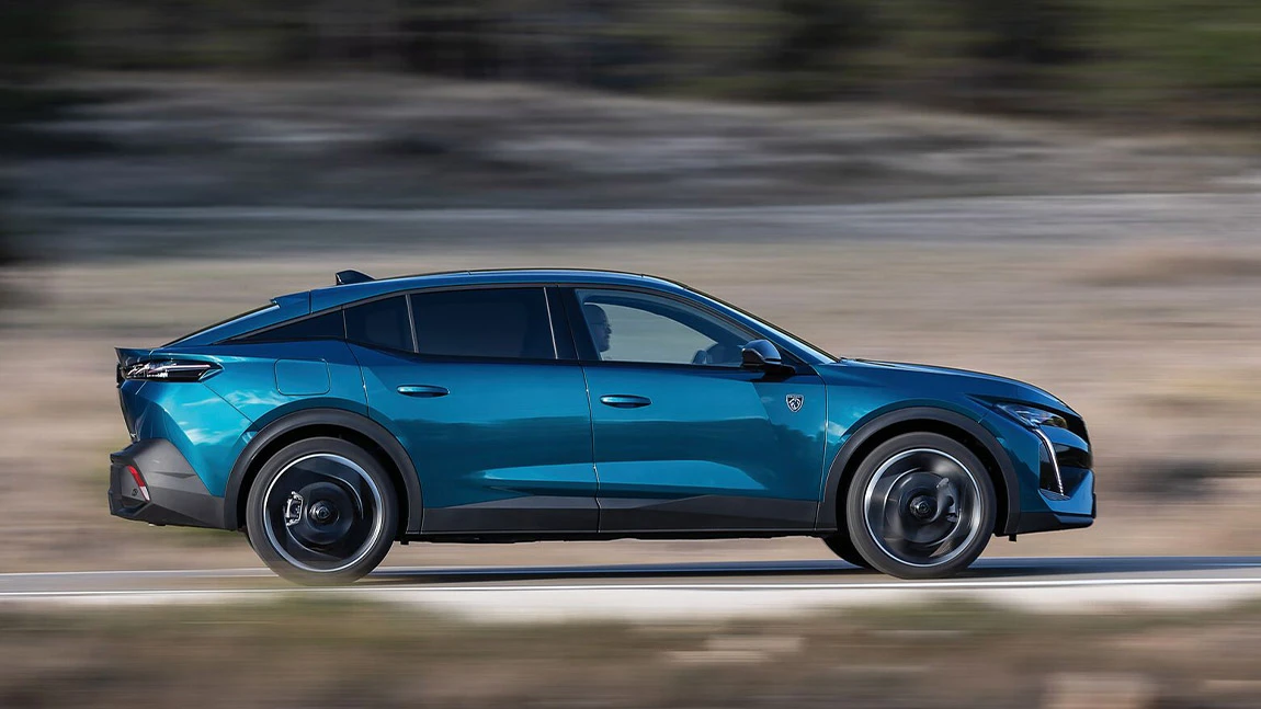 Peugeot 408: Je schneller der Rücken, desto Entzücken