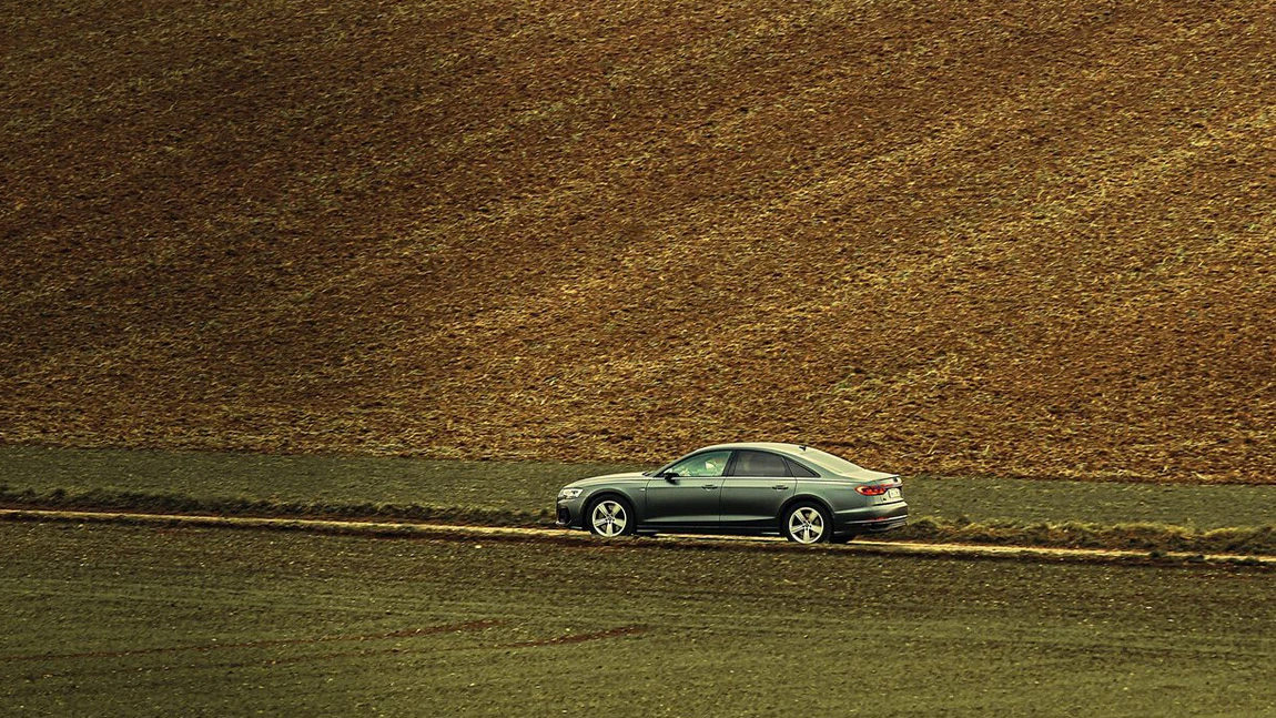 Audi A8 60 TFSI quattro: Audiamus igitur*