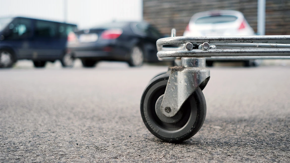 Einkaufswagen gegen Pkw: Ein Fall für die Kfz-Haftpflichtversicherung?