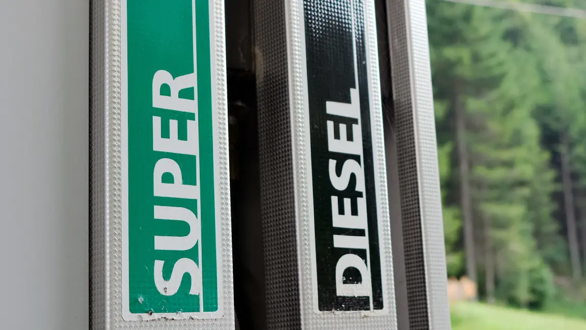 Billig tanken in Kärnten: Spritpreise vergleichen &amp; Tankstelle finden [Rechner]
