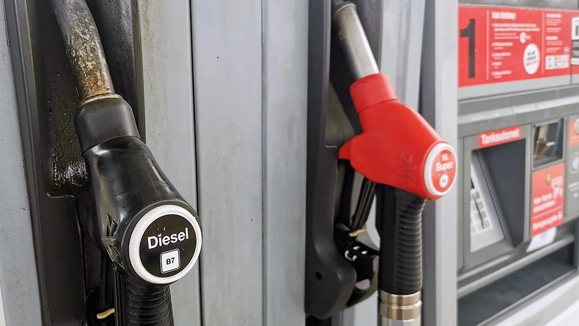 Billig tanken im Burgenland: Spritpreise vergleichen &amp; Tankstellen finden [Rechner]