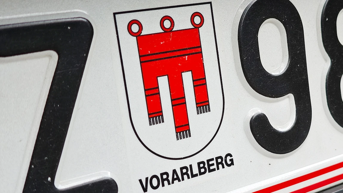Billig tanken in Vorarlberg: Spritpreise vergleichen &amp; Tankstellen finden [Rechner]