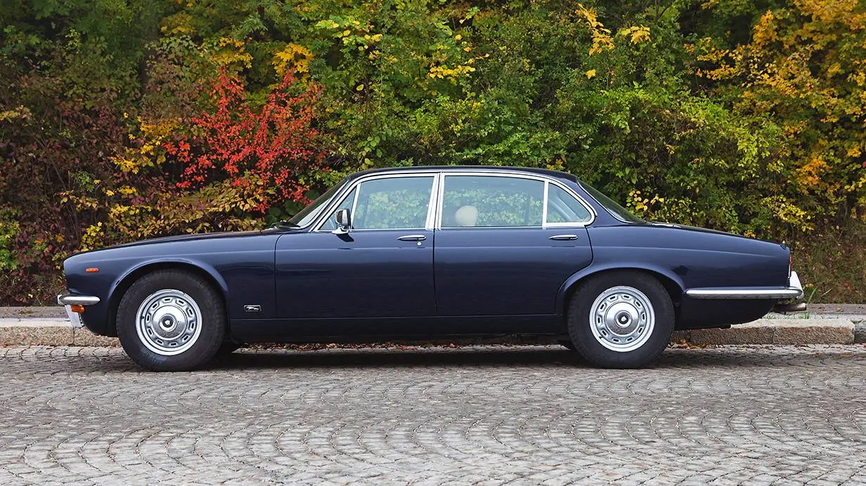 Jaguar XJ seite