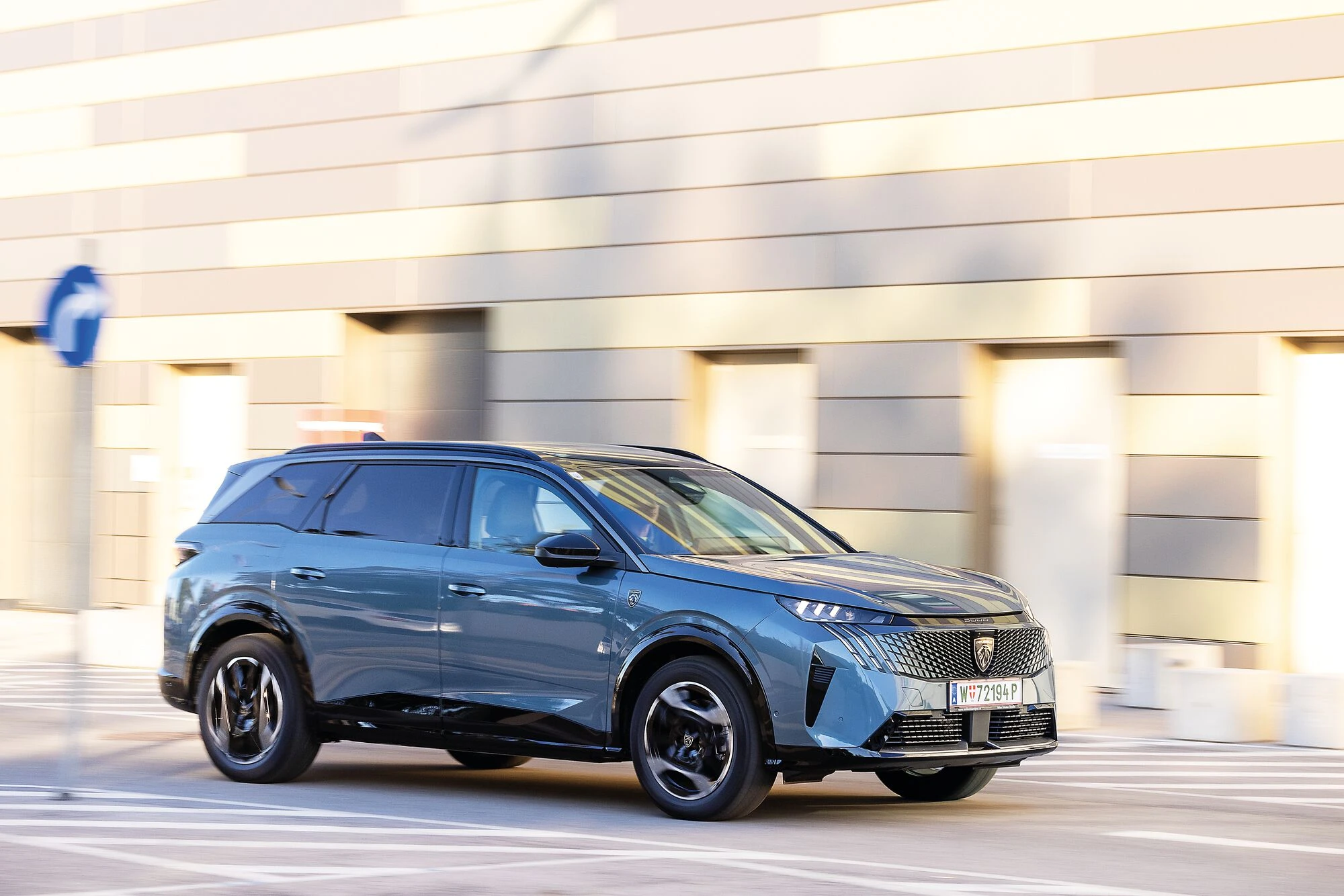 Test Peugeot E-5008 GT