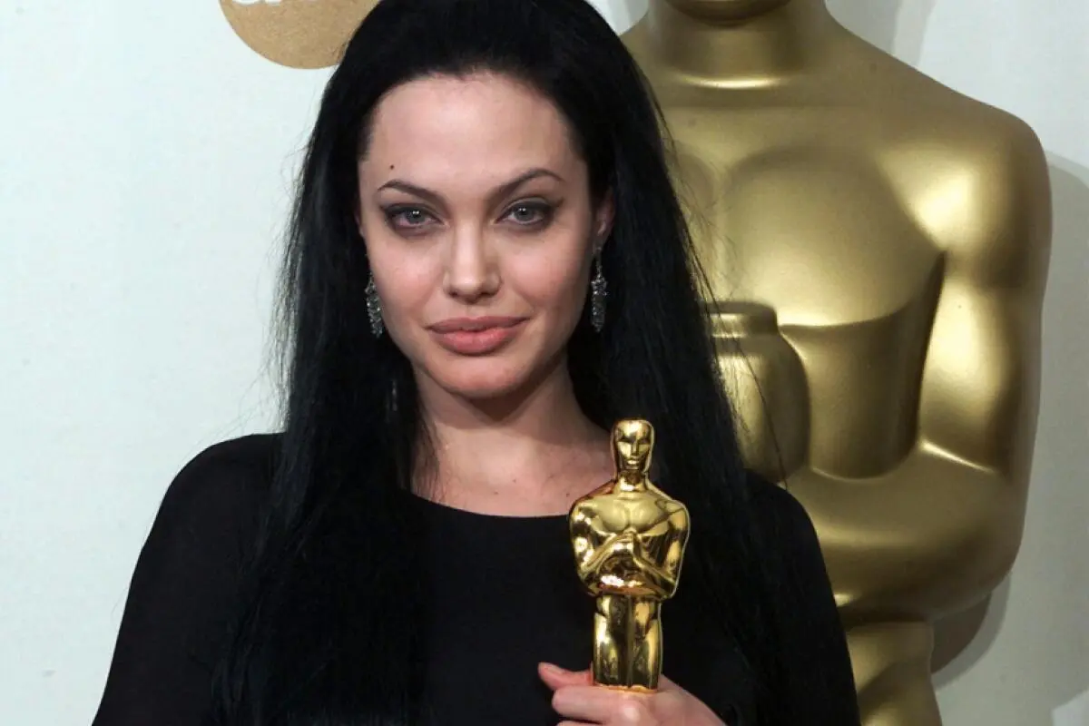 Angelina Jolie gewann im Jahr 2000 einen Oscar